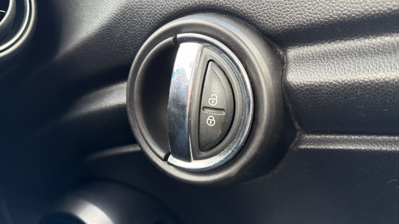 MINI Hatchback 1.5 Cooper 5dr Petrol Hatchback